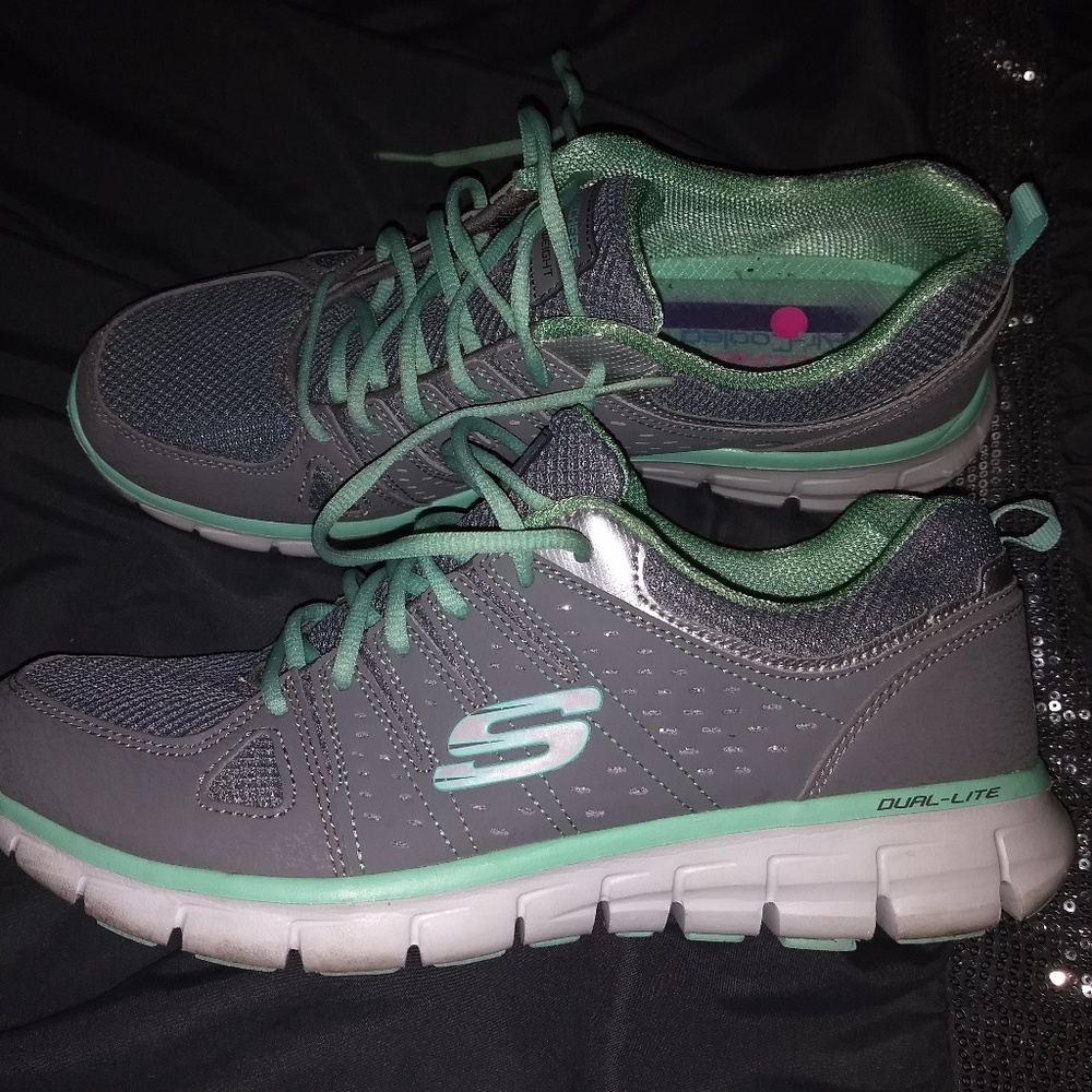 Sketchers Shoes